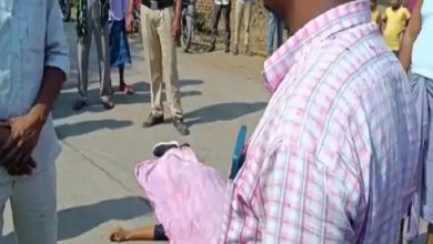 Photo of CG NEWS : अज्ञात वाहन की चपेट में आने से महिला टीचर की मौत, लोगों ने चक्काजाम कर जताया भारी आक्रोश